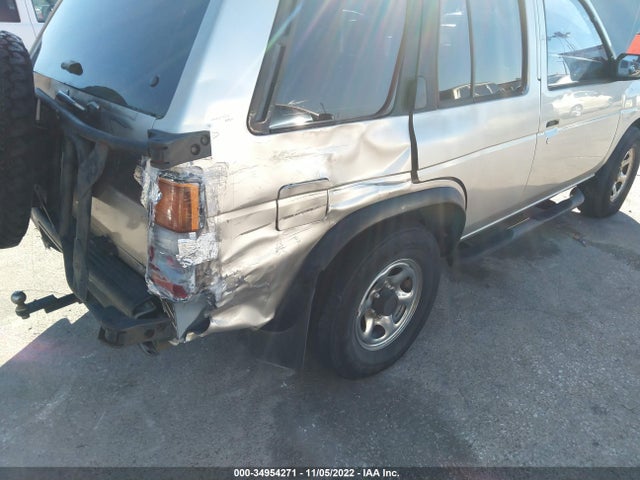 1995 NISSAN PATHFINDER XE/LE VIN: JN8HD17S8SW075635