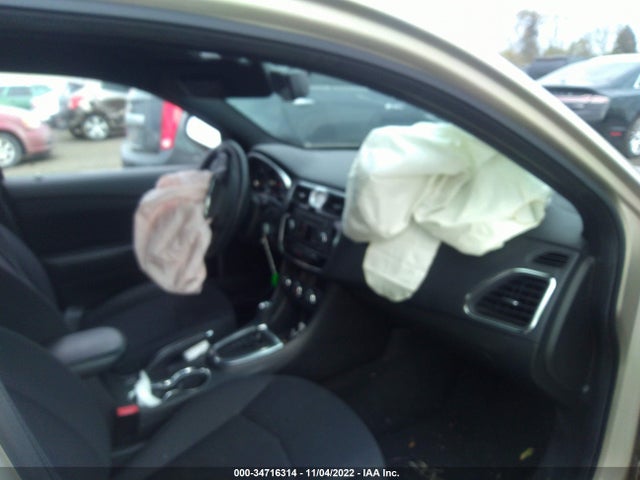 Chrysler 200 2013 1C3CCBAB2DN558560 Image 6