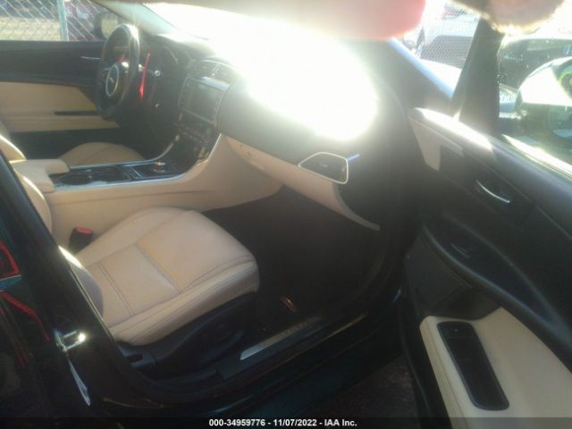 SAJAK4BV7HA970546 Jaguar Xe 35t Prestige