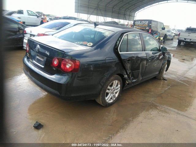 2010 VOLKSWAGEN JETTA SEDAN TDI VIN: 3VWRL7AJ7AM044748