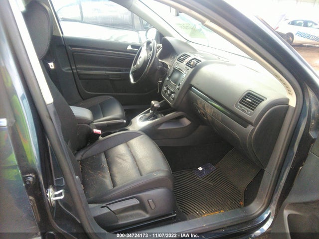 2010 VOLKSWAGEN JETTA SEDAN TDI VIN: 3VWRL7AJ7AM044748