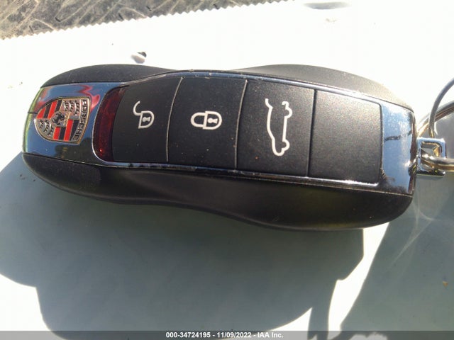 2017 Porsche Cayenne, VIN: WP1AE2A25HLA72533