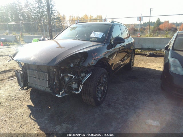 2017 Porsche Cayenne, VIN: WP1AE2A25HLA72533