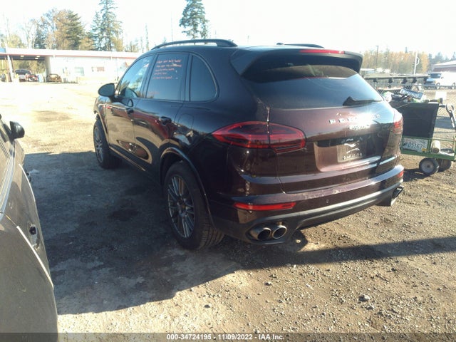 2017 Porsche Cayenne, VIN: WP1AE2A25HLA72533