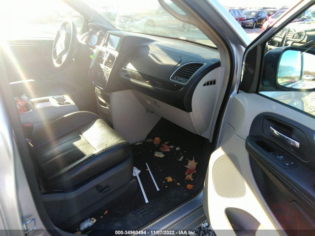 2A4RR8DG5BR630683 Chrysler Town & Country Touring-l