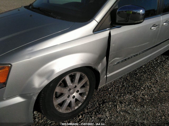 2A4RR8DG5BR630683 Chrysler Town & Country Touring-l