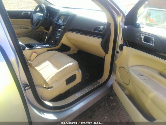 2019 Lincoln MKT, VIN: 2LMHJ5AT0KBL01603