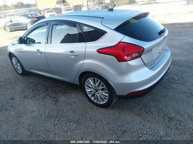 2017 Ford Focus, VIN: 1FADP3N20HL221221