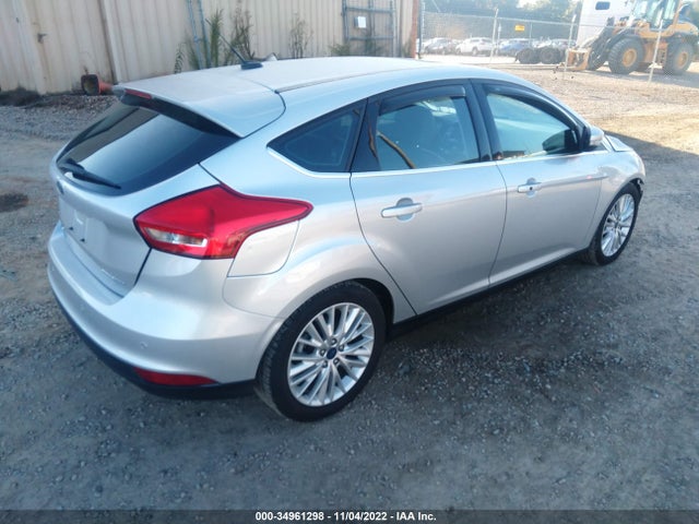 2017 Ford Focus, VIN: 1FADP3N20HL221221