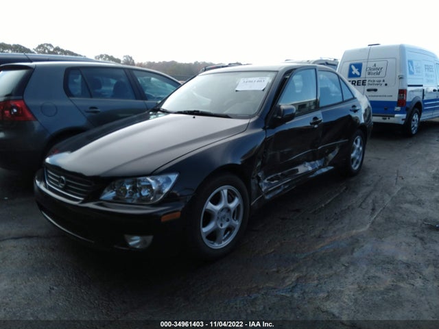 Lexus IS 300 2001 JTHBD182X10003528 Image 2