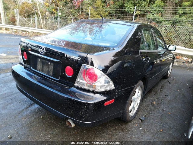 Lexus IS 300 2001 JTHBD182X10003528 Image 5