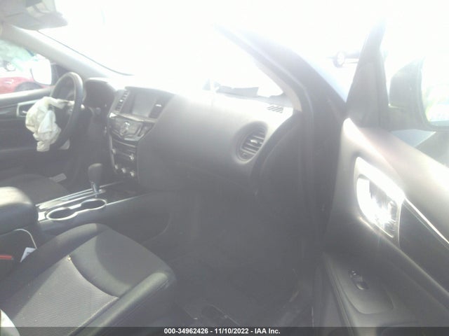 2018 Nissan Pathfinder, VIN: 5N1DR2MN8JC636234