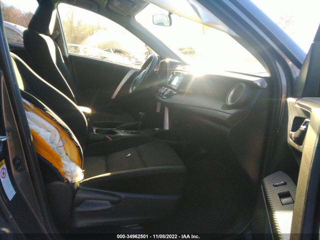 Toyota RAV4 LE 2014 JTMBFREV7EJ010199 Image 5