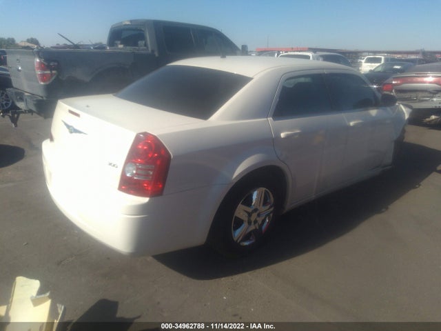 2008 CHRYSLER 300 LX VIN: 2C3KA43R98H224032