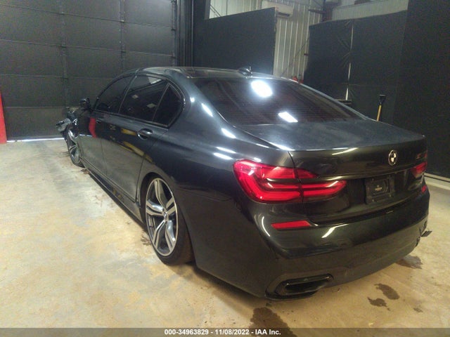 2017 BMW 7 Series, VIN: WBA7F2C5XHG421854