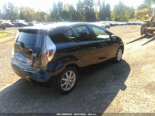 Toyota Prius C One/three/two/four 2014 JTDKDTB38E1065458 Image 10
