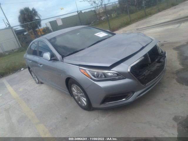 2016 Hyundai Sonata, VIN: KMHE24L13GA013238