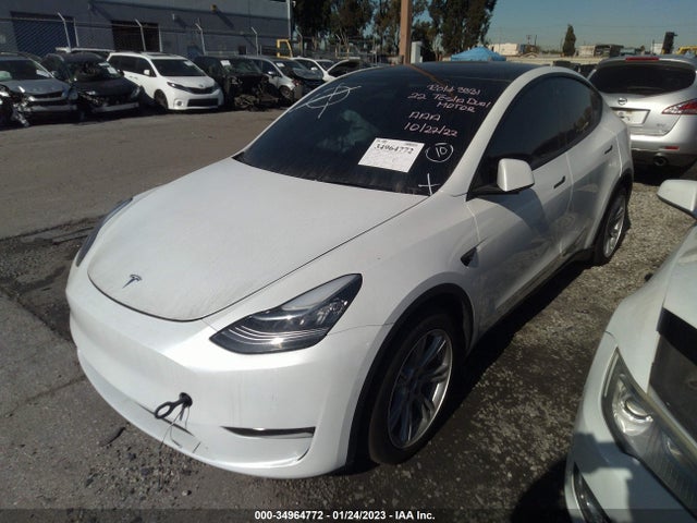 Tesla Model Y Long Range 2022 7SAYGAEE4NF364829 Image 2