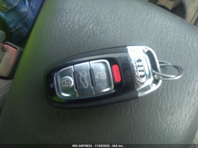 2016 Audi A8, VIN: WAU34AFD0GN013570