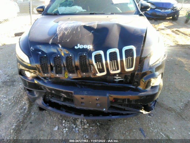 1C4PJMCSXHW590913 Jeep Cherokee Latitude