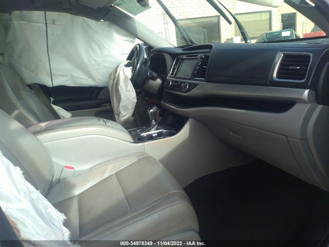 2017 Toyota Highlander, VIN: 5TDJGRFH2HS033530