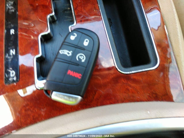 Chrysler 300 2011 2C3CA6CT4BH580066 Image 11