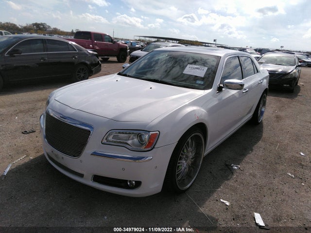 Chrysler 300 2011 2C3CA6CT4BH580066 Image 2