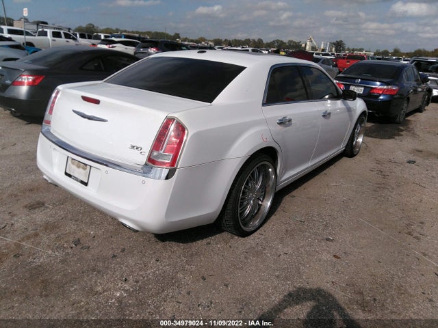 Chrysler 300 2011 2C3CA6CT4BH580066 Image 4