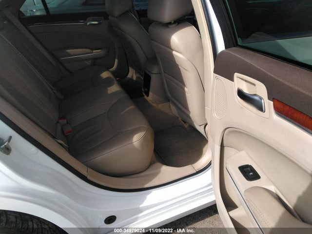 Chrysler 300 2011 2C3CA6CT4BH580066 Image 8