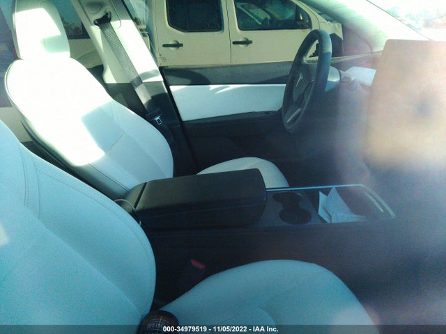 Tesla Model Y 2021 5YJYGDEE0MF195258 Image 5