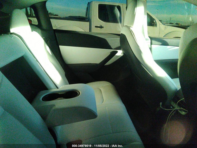 Tesla Model Y 2021 5YJYGDEE0MF195258 Image 8