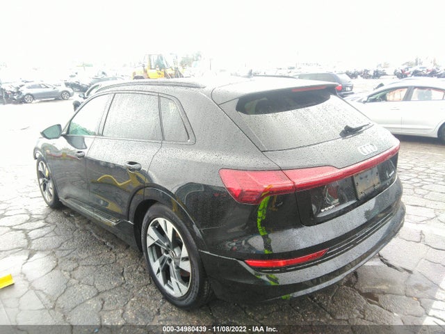 2021 Audi e-tron, VIN: WA1AAAGE8MB030666