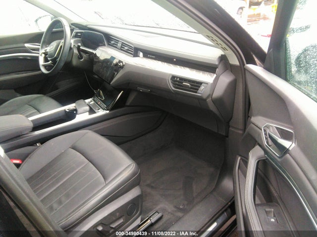 2021 Audi e-tron, VIN: WA1AAAGE8MB030666