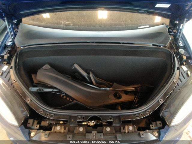 2022 Tesla Model X, VIN: 7SAXCBE6XNF352755