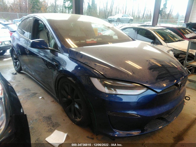 2022 Tesla Model X, VIN: 7SAXCBE6XNF352755