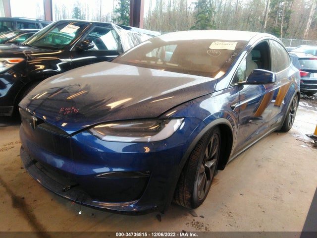 2022 Tesla Model X, VIN: 7SAXCBE6XNF352755