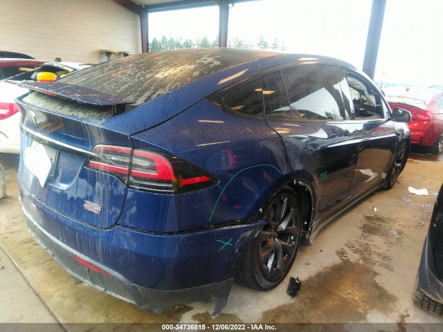 2022 Tesla Model X, VIN: 7SAXCBE6XNF352755