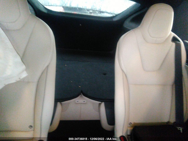 2022 Tesla Model X, VIN: 7SAXCBE6XNF352755