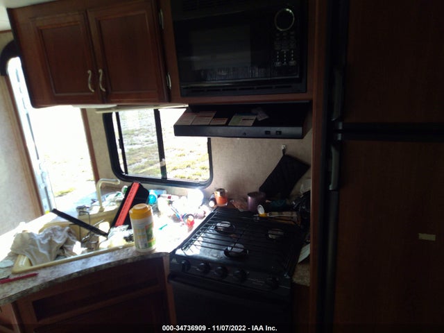 2017 AVENGER TRAVEL TRAILER VIN: 5ZT2AVSB5HB913546
