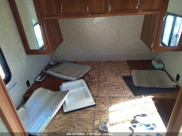 2017 AVENGER TRAVEL TRAILER VIN: 5ZT2AVSB5HB913546