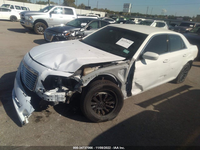 Chrysler 300 2014 2C3CCAAG2EH255570 Image 2
