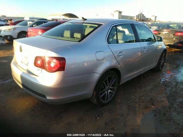 2009 VOLKSWAGEN JETTA SEDAN SE/SEL VIN: 3VWRM71K69M025268