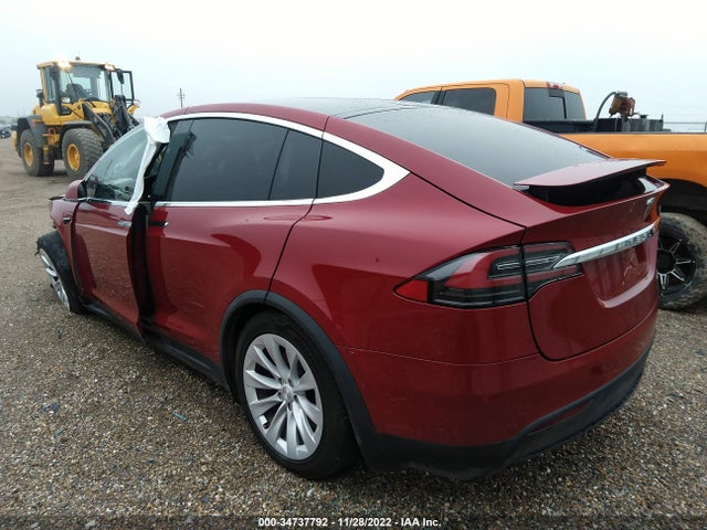 2019 Tesla Model X, VIN: 5YJXCBE25KF205250