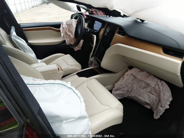 2019 Tesla Model X, VIN: 5YJXCBE25KF205250