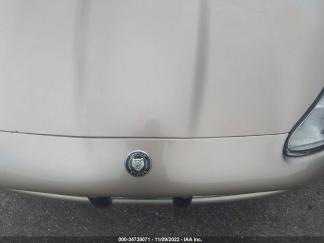 SAJGX2241WC022121 Jaguar XK8