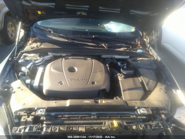 2020 Volvo V60, VIN: YV4102WKXL1039828