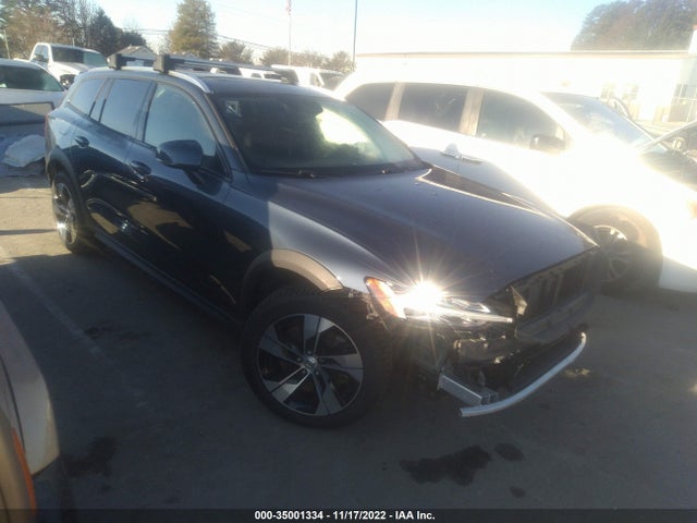 2020 Volvo V60, VIN: YV4102WKXL1039828