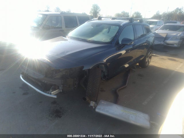 2020 Volvo V60, VIN: YV4102WKXL1039828