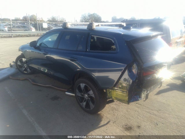 2020 Volvo V60, VIN: YV4102WKXL1039828