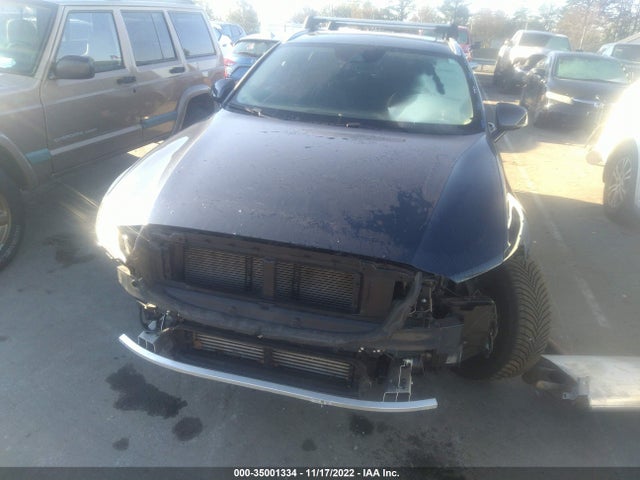 2020 Volvo V60, VIN: YV4102WKXL1039828